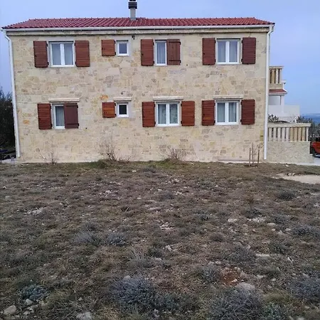 Periska Apartman *