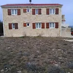 Periska Apartment *